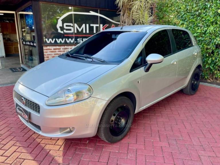 FIAT - PUNTO - 2007/2008 - Prata - R$ 31.900,00