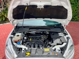 FORD - FOCUS - 2018/2019 - Branca - R$ 66.900,00