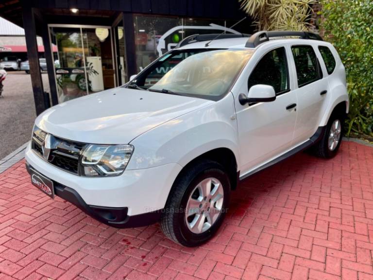 RENAULT - DUSTER - 2016/2017 - Branca - R$ 64.900,00