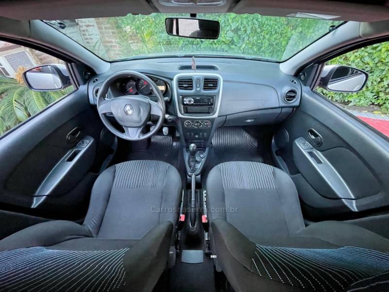 RENAULT - LOGAN - 2017/2018 - Prata - R$ 39.900,00