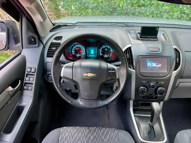 CHEVROLET - S10 - 2014/2014 - Prata - R$ 105.900,00