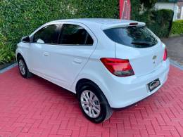 CHEVROLET - ONIX - 2014/2015 - Branca - R$ 55.900,00