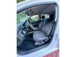 CHEVROLET - ONIX - 2014/2015 - Branca - R$ 55.900,00