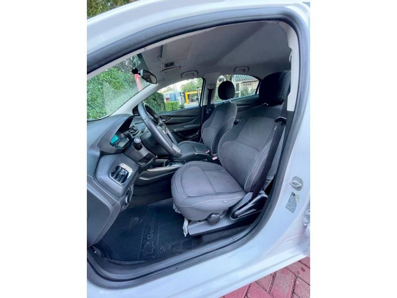 CHEVROLET - ONIX - 2014/2015 - Branca - R$ 55.900,00