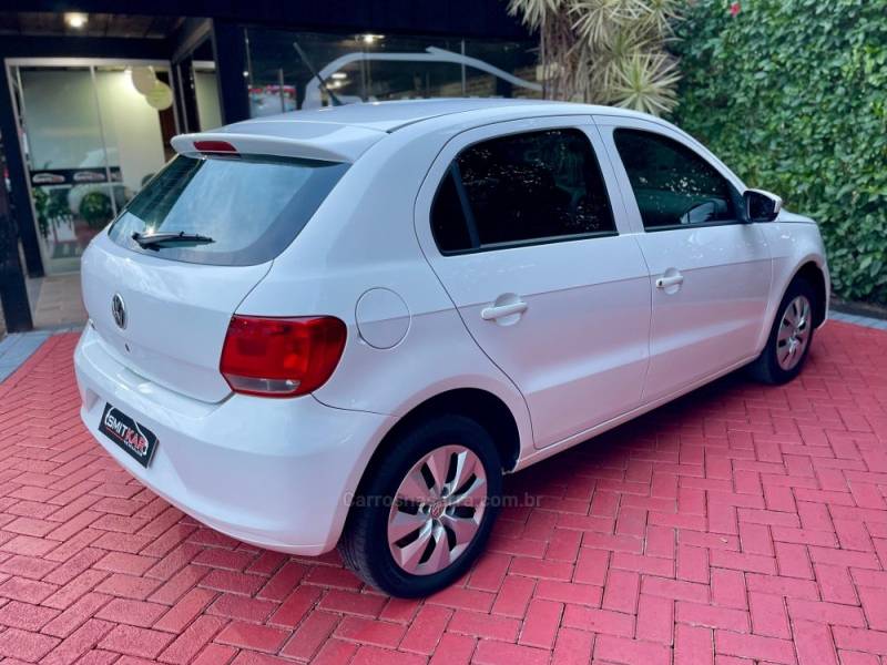 VOLKSWAGEN - GOL - 2015/2016 - Branca - R$ 42.900,00