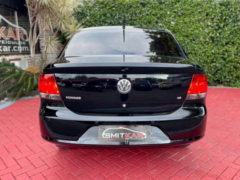 VOLKSWAGEN - VOYAGE - 2012/2013 - Preta - R$ 38.900,00