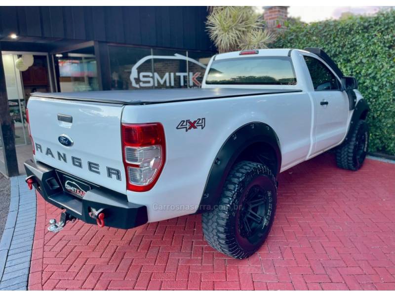 FORD - RANGER - 2013/2014 - Branca - R$ 114.900,00