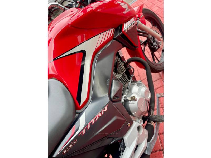 HONDA - CG 160 - 2017/2018 - Vermelha - R$ 13.900,00