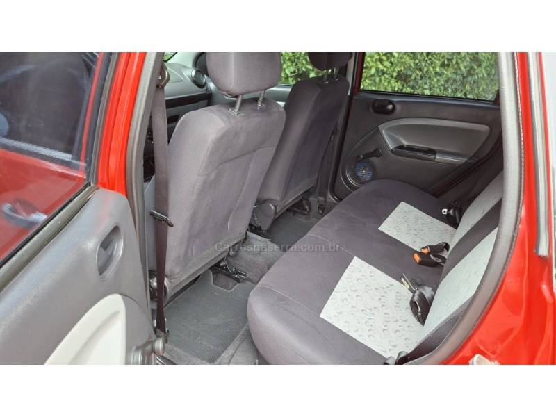 FORD - FIESTA - 2008/2008 - Vermelha - R$ 24.900,00