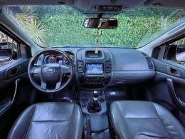 FORD - RANGER - 2013/2014 - Branca - R$ 114.900,00