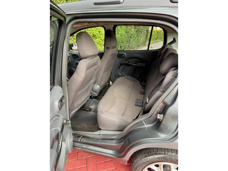 FIAT - UNO - 2011/2012 - Cinza - R$ 34.900,00