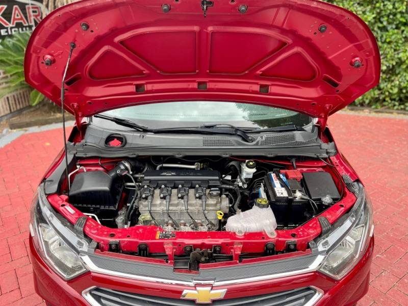 CHEVROLET - PRISMA - 2016/2017 - Vermelha - R$ 60.900,00