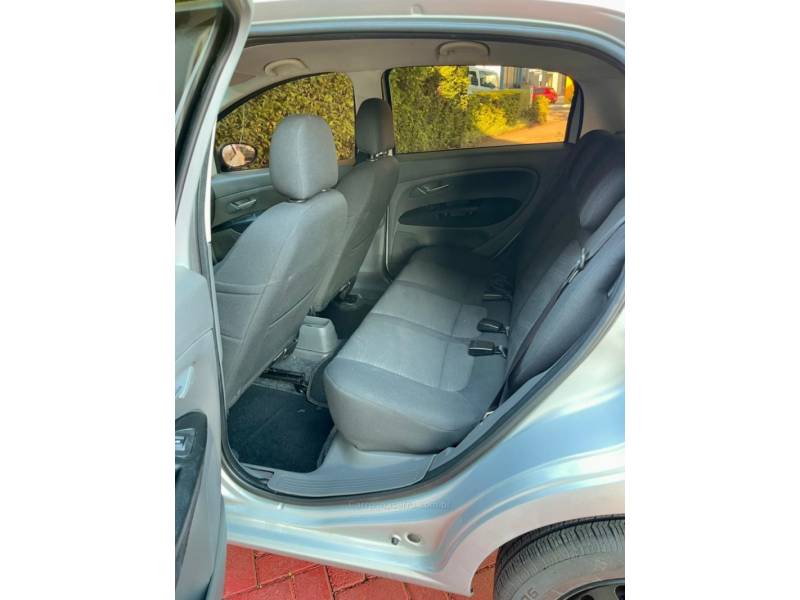 FIAT - PUNTO - 2007/2008 - Prata - R$ 31.900,00