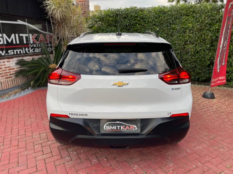 CHEVROLET - TRACKER - 2022/2023 - Branca - R$ 108.900,00