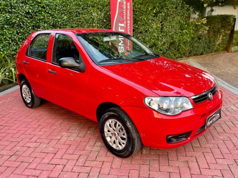 FIAT - PALIO - 2015/2016 - Vermelha - R$ 36.900,00