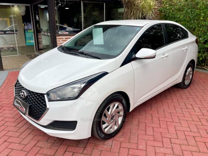 HYUNDAI - HB20S - 2018/2019 - Branca - R$ 68.900,00