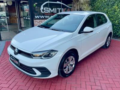 VOLKSWAGEN - POLO - 2023/2023 - Branca - R$ 73.900,00