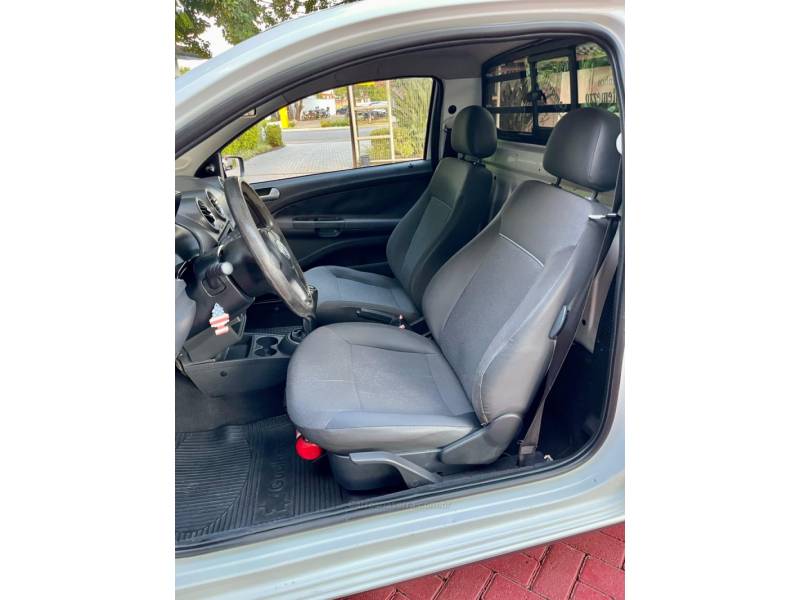 VOLKSWAGEN - SAVEIRO - 2012/2012 - Branca - R$ 40.900,00