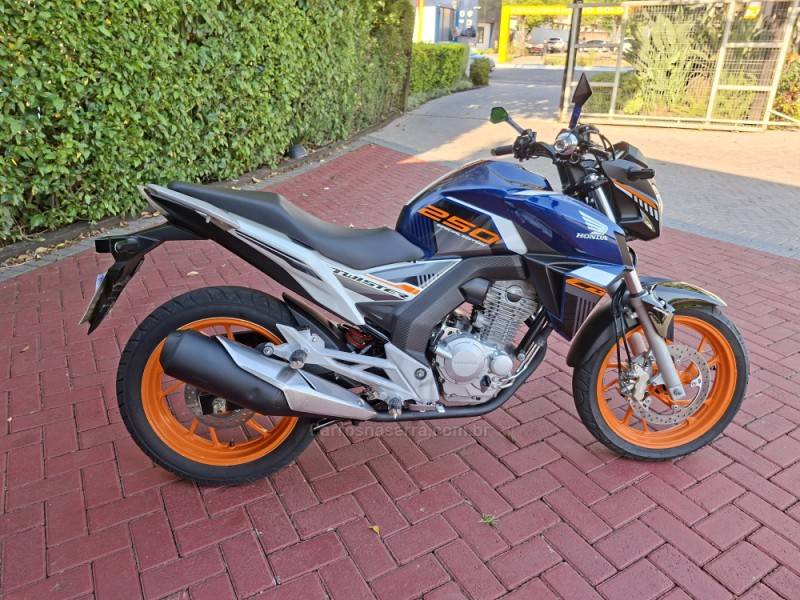 HONDA - CB 250F TWISTER - 2020/2020 - Azul - R$ 21.900,00