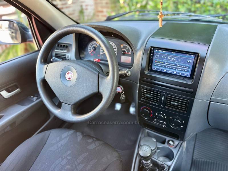 FIAT - SIENA - 2011/2011 - Azul - R$ 35.900,00