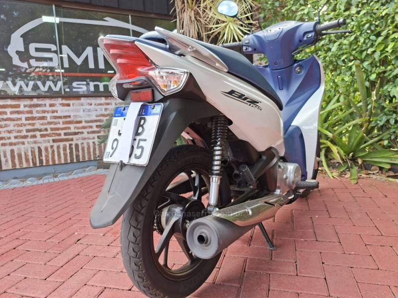 HONDA - BIZ 125 - 2021/2022 - Branca - R$ 16.900,00