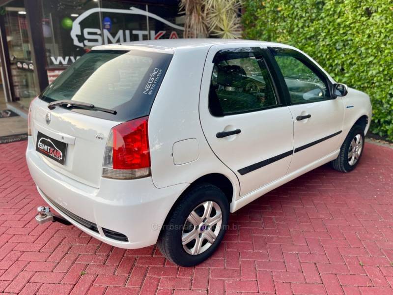FIAT - PALIO - 2008/2008 - Branca - R$ 23.900,00