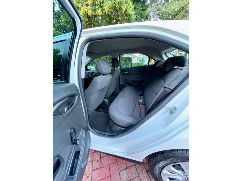 CHEVROLET - ONIX - 2014/2015 - Branca - R$ 55.900,00