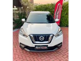 NISSAN - KICKS - 2017/2018 - Branca - R$ 75.900,00