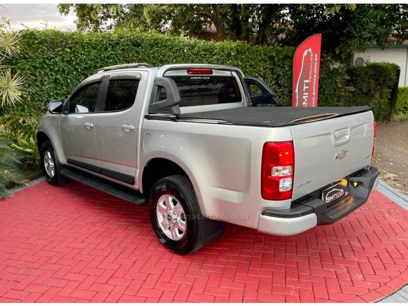 CHEVROLET - S10 - 2014/2014 - Prata - R$ 105.900,00