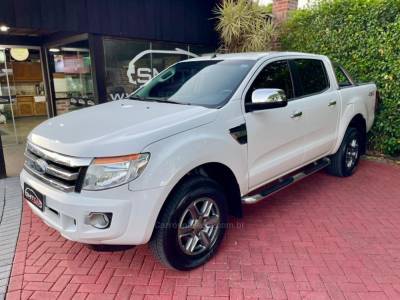 FORD - RANGER - 2013/2014 - Branca - R$ 105.900,00
