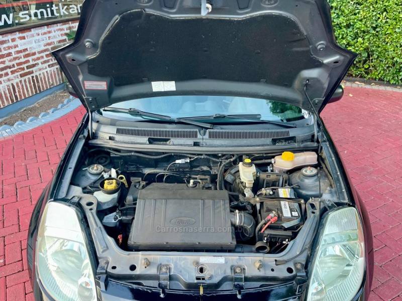 FORD - KA - 2009/2010 - Preta - R$ 22.900,00