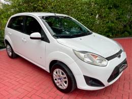 FORD - FIESTA - 2013/2014 - Branca - R$ 37.900,00