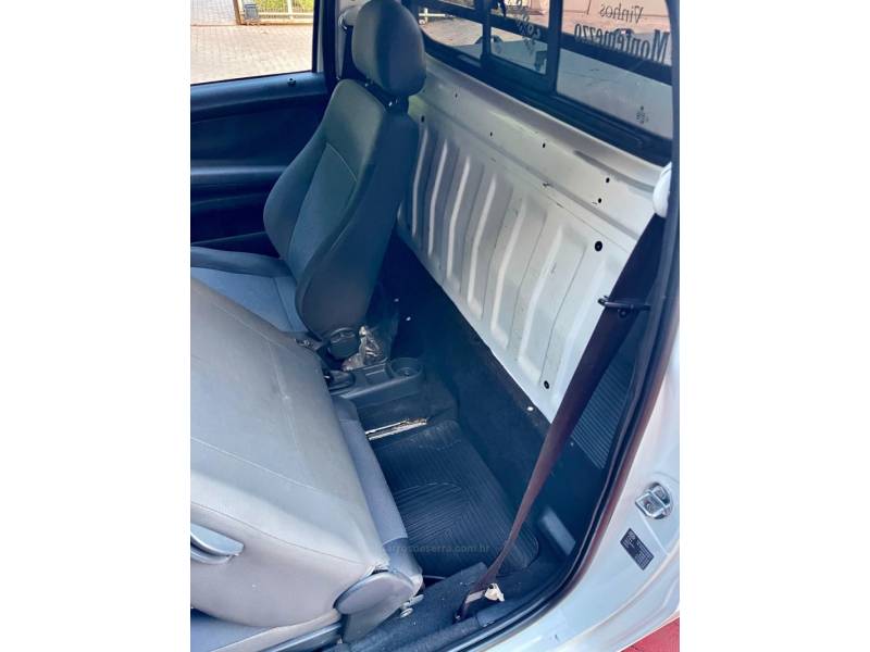 VOLKSWAGEN - SAVEIRO - 2012/2012 - Branca - R$ 40.900,00