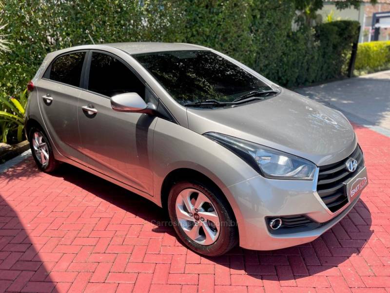 HYUNDAI - HB20S - 2016/2016 - Prata - R$ 53.900,00