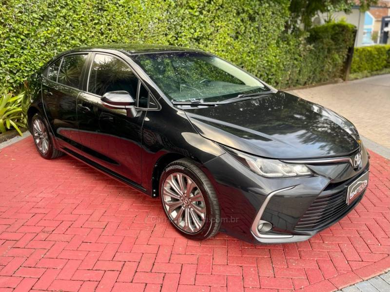 TOYOTA - COROLLA - 2019/2020 - Preta - R$ 109.900,00