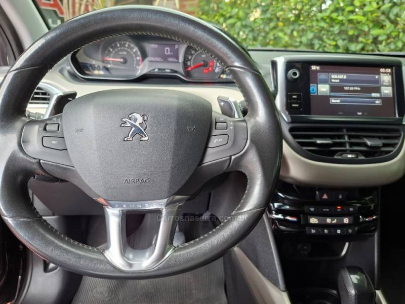 PEUGEOT - 2008 - 2016/2017 - Marrom - R$ 56.900,00