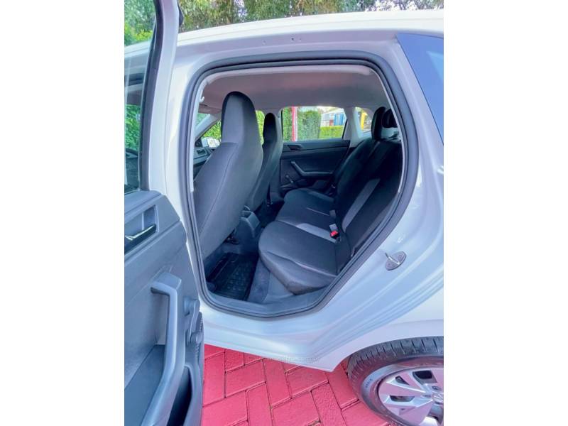 VOLKSWAGEN - POLO - 2023/2023 - Branca - R$ 73.900,00
