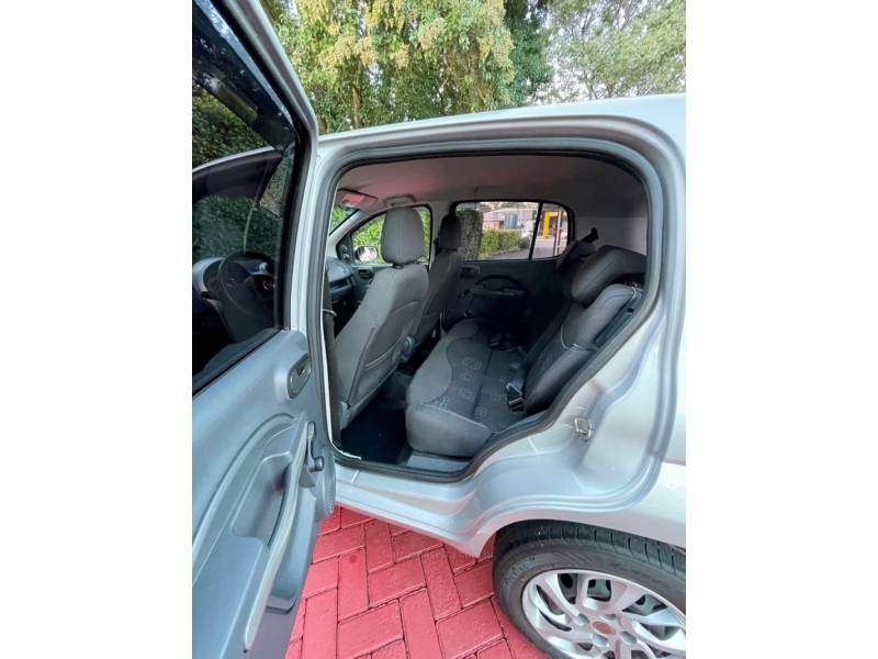 FIAT - UNO - 2013/2013 - Prata - R$ 36.900,00