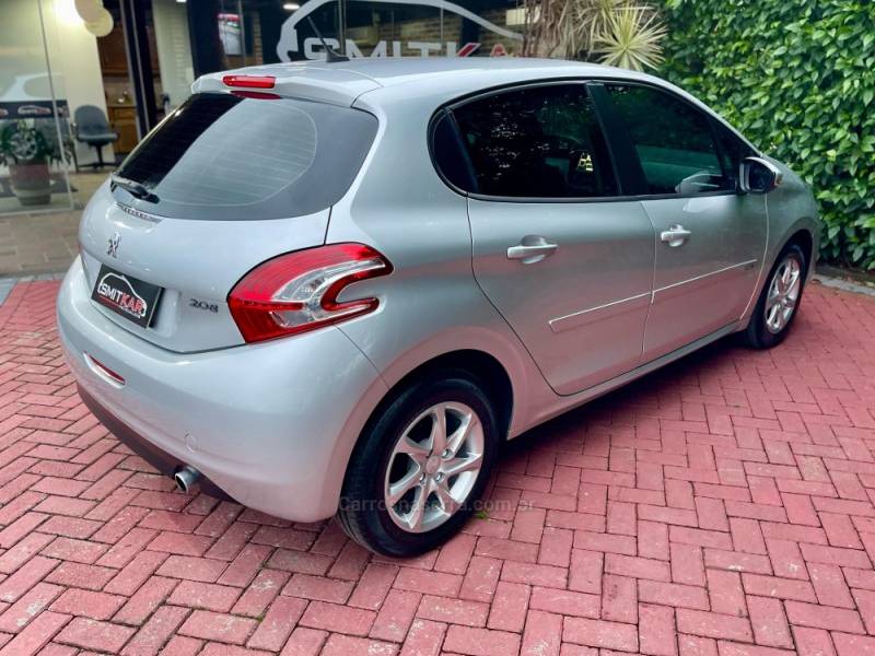 PEUGEOT - 208 - 2013/2014 - Prata - R$ 38.900,00