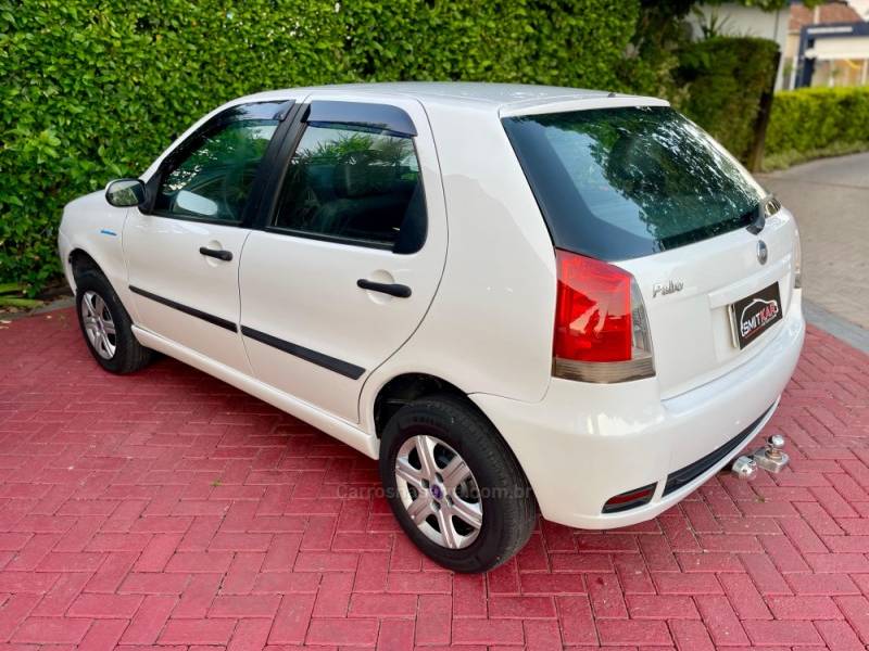 FIAT - PALIO - 2008/2008 - Branca - R$ 23.900,00