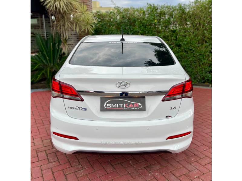 HYUNDAI - HB20S - 2018/2019 - Branca - R$ 68.900,00