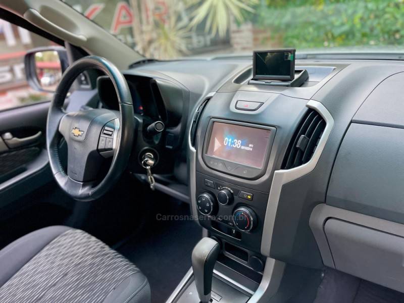 CHEVROLET - S10 - 2014/2014 - Prata - R$ 105.900,00