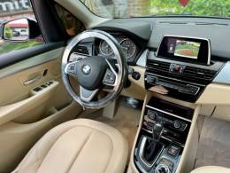 BMW - 220I - 2018/2018 - Branca - R$ 105.900,00