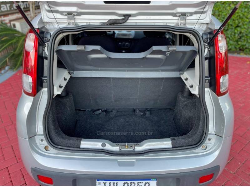 FIAT - UNO - 2013/2013 - Prata - R$ 36.900,00