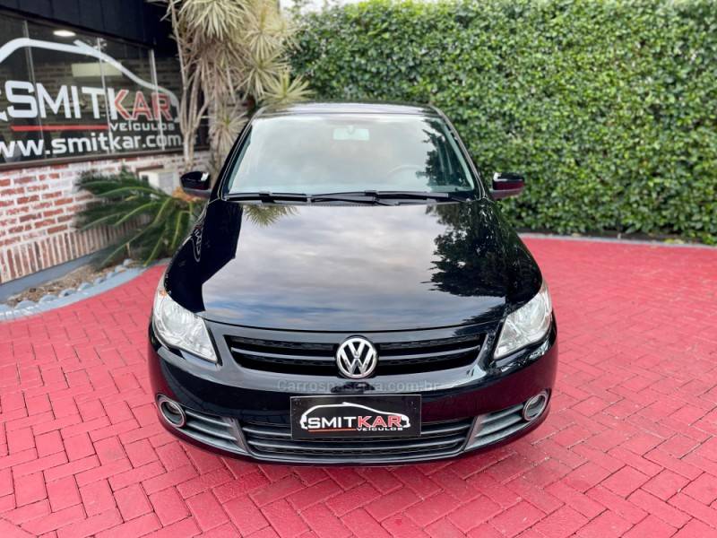 VOLKSWAGEN - VOYAGE - 2012/2013 - Preta - R$ 38.900,00