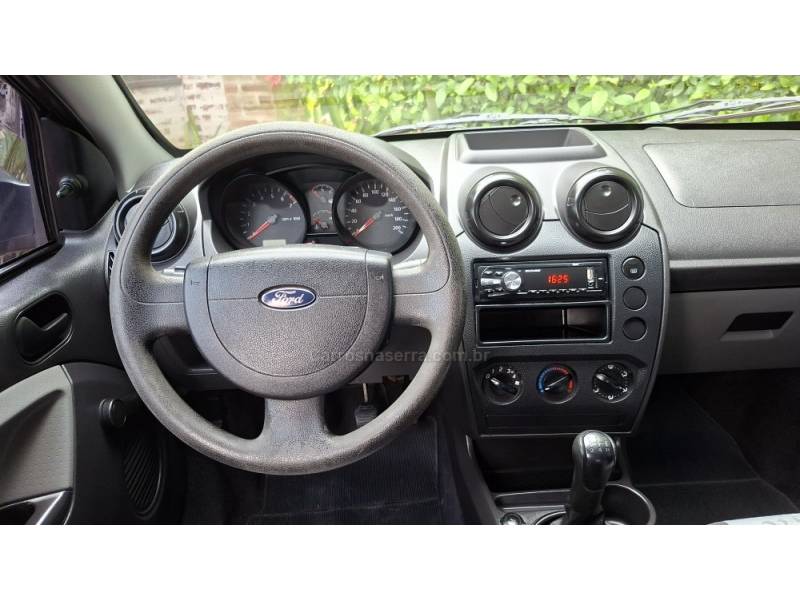 FORD - FIESTA - 2008/2008 - Vermelha - R$ 24.900,00