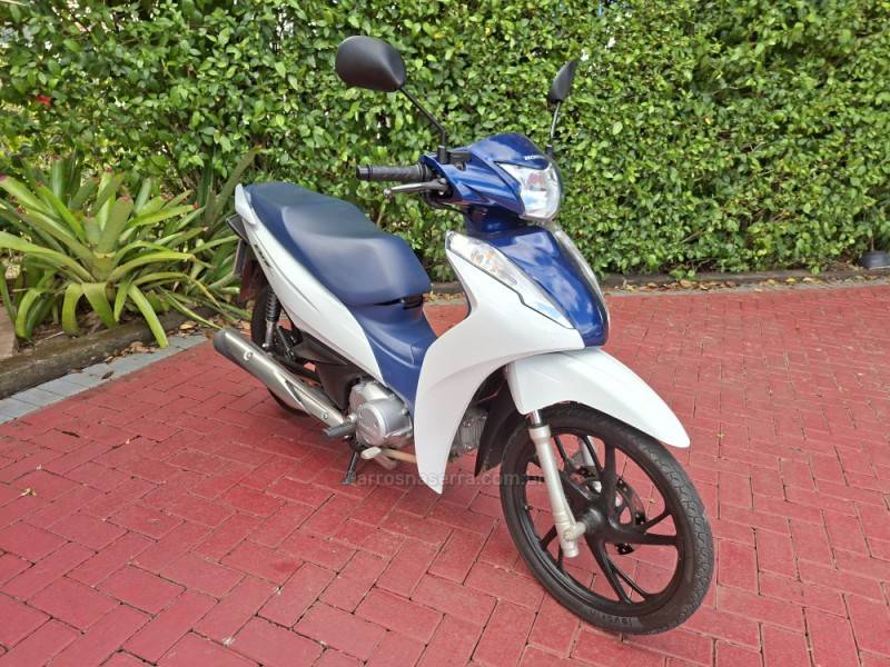 HONDA - BIZ 125 - 2021/2022 - Branca - R$ 16.900,00