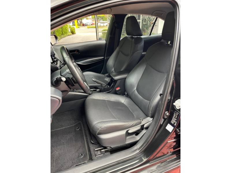 TOYOTA - COROLLA - 2019/2020 - Preta - R$ 109.900,00
