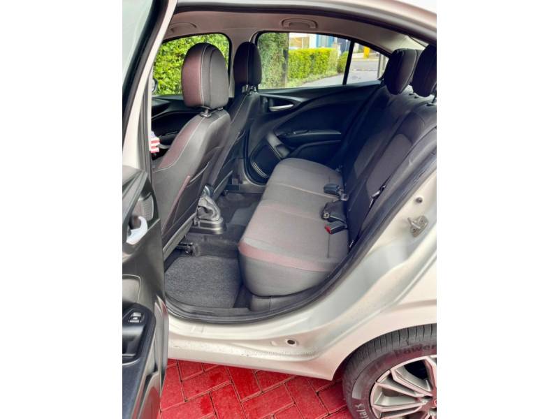 FIAT - CRONOS - 2018/2019 - Branca - R$ 68.900,00