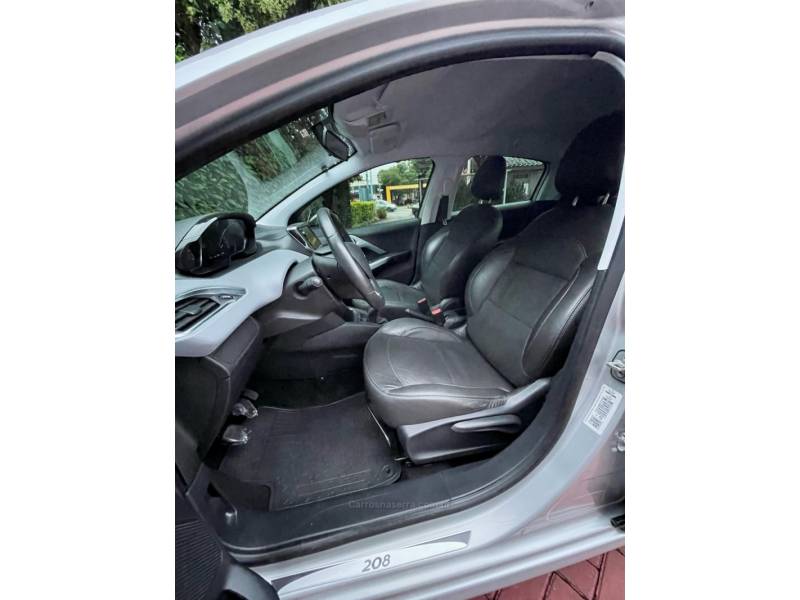 PEUGEOT - 208 - 2013/2014 - Prata - R$ 38.900,00